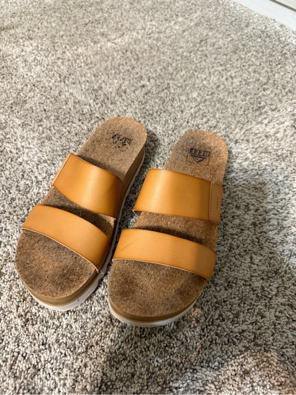 Reef Women’s Double‑Strap Slide Sandals in Tan